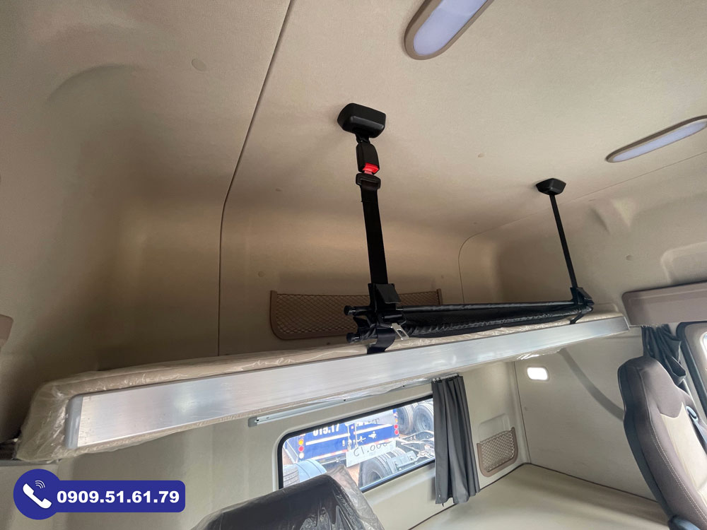 giuong_nam_phia_tren